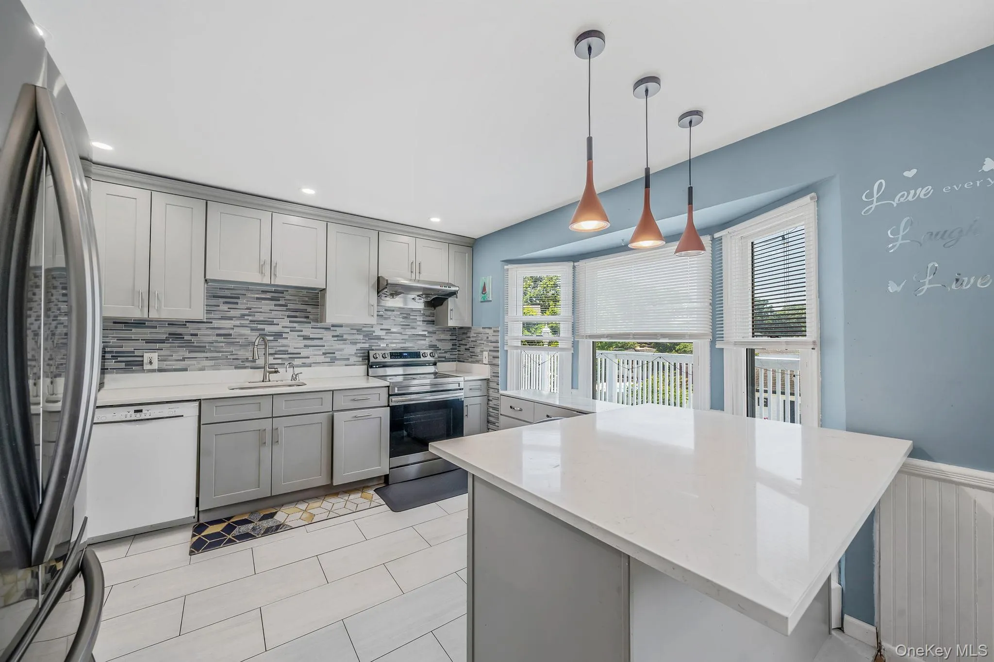 Eat In Kitchen, recently renovated Eat In Kitchen, recently renovated