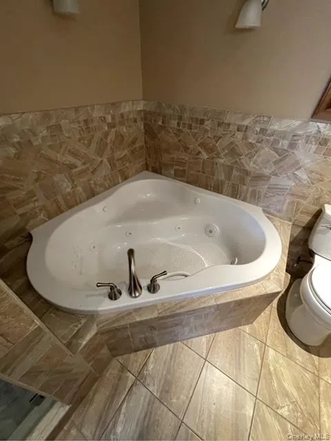 Main Floor Bathroom, Jacuzzi Tub Main Floor Bathroom, Jacuzzi Tub