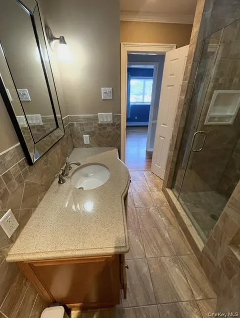 Main Floor Bathroom Main Floor Bathroom