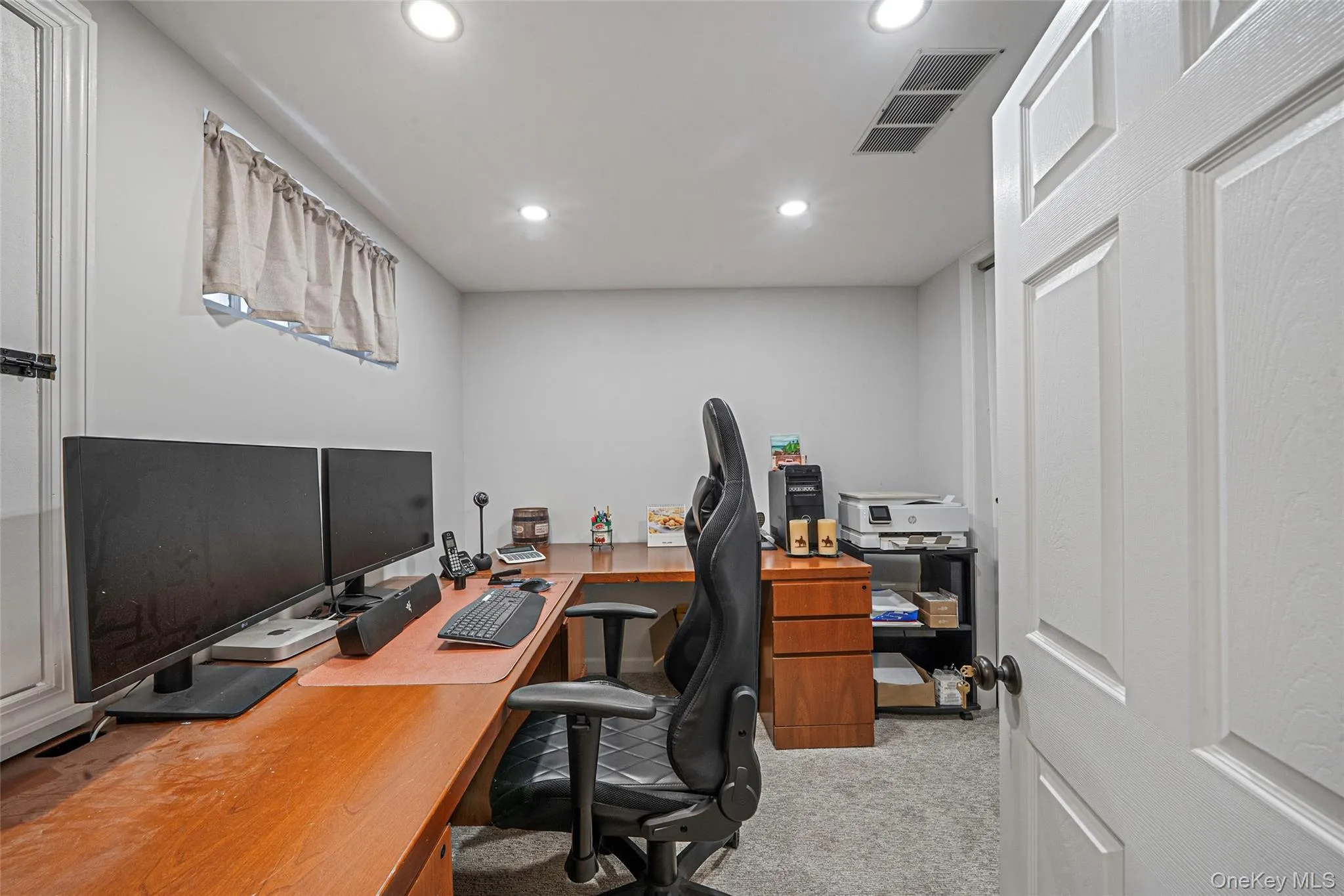 138 Main Avenue, Brookhaven, NY, 4 Bedrooms Bedrooms, 9 Rooms Rooms,2 BathroomsBathrooms,Residential,For Rent,Main,0,951451 138 Main Avenue, Brookhaven, NY, 4 Bedrooms Bedrooms, 9 Rooms Rooms,2 BathroomsBathrooms,Residential,For Rent,Main,0,951451