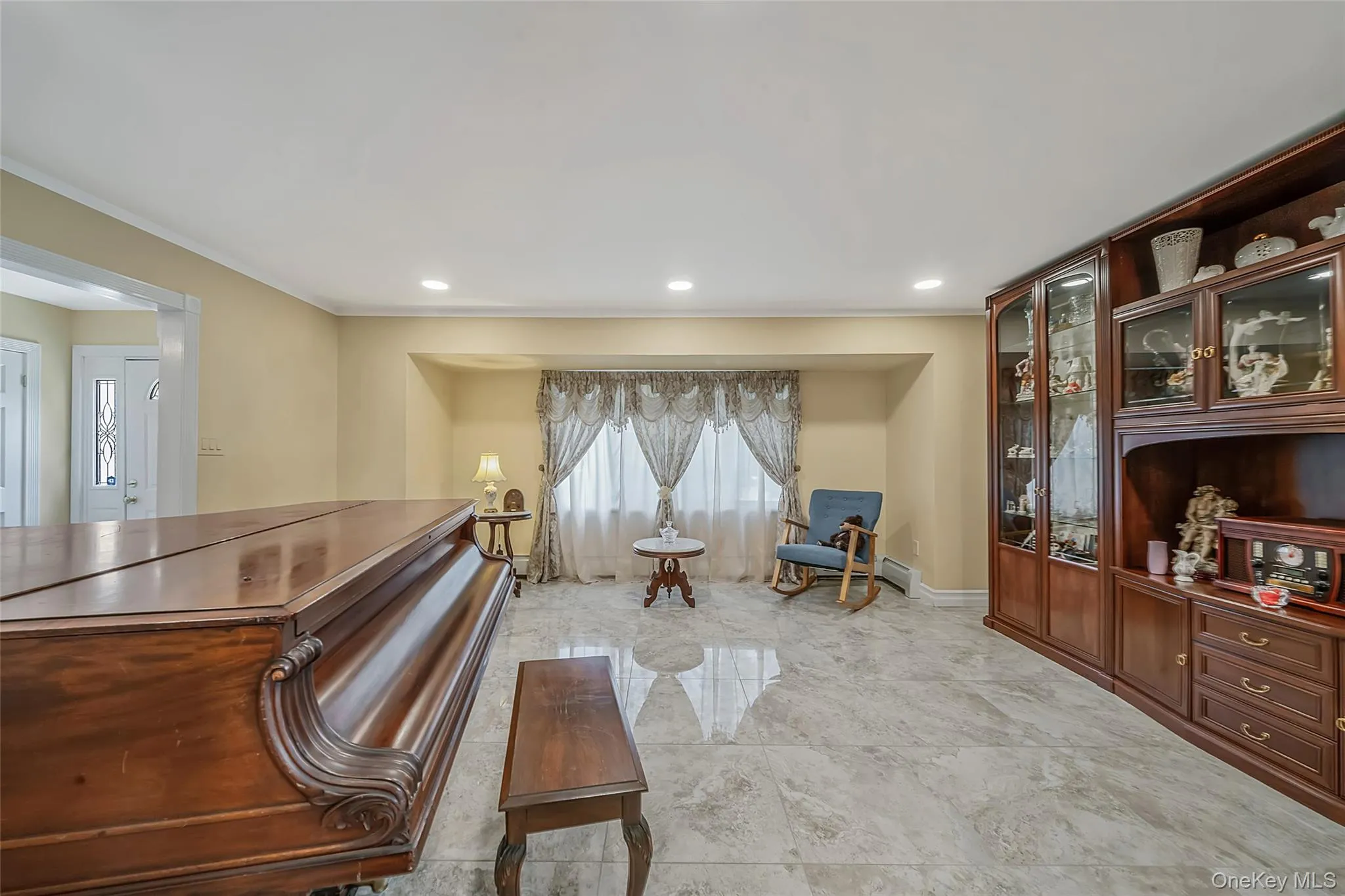 138 Main Avenue, Brookhaven, NY, 4 Bedrooms Bedrooms, 9 Rooms Rooms,2 BathroomsBathrooms,Residential,For Rent,Main,0,951451 138 Main Avenue, Brookhaven, NY, 4 Bedrooms Bedrooms, 9 Rooms Rooms,2 BathroomsBathrooms,Residential,For Rent,Main,0,951451