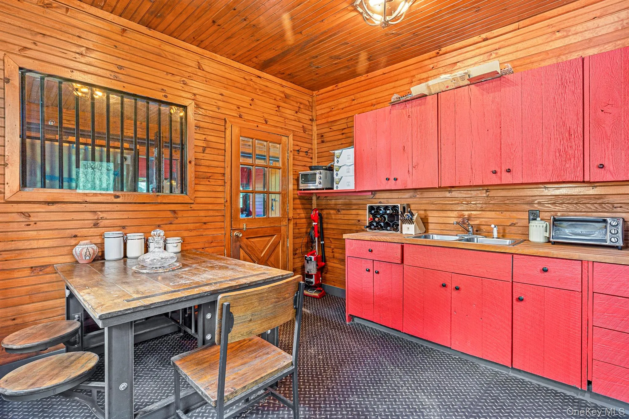 101 Drake Road, Pleasant Valley, NY, 3 Bedrooms Bedrooms, 9 Rooms Rooms,2 BathroomsBathrooms,Residential,For Rent,Drake,0,951502 101 Drake Road, Pleasant Valley, NY, 3 Bedrooms Bedrooms, 9 Rooms Rooms,2 BathroomsBathrooms,Residential,For Rent,Drake,0,951502