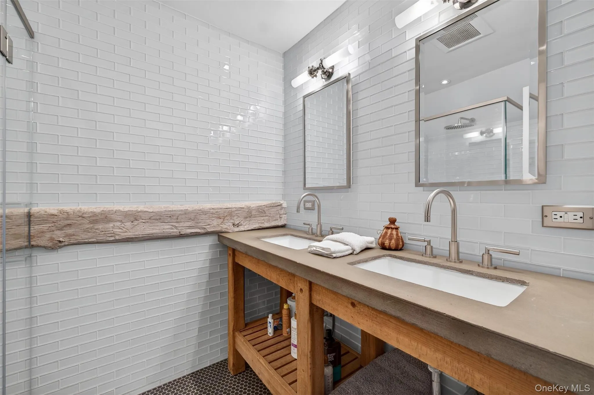 101 Drake Road, Pleasant Valley, NY, 3 Bedrooms Bedrooms, 9 Rooms Rooms,2 BathroomsBathrooms,Residential,For Rent,Drake,0,951502 101 Drake Road, Pleasant Valley, NY, 3 Bedrooms Bedrooms, 9 Rooms Rooms,2 BathroomsBathrooms,Residential,For Rent,Drake,0,951502