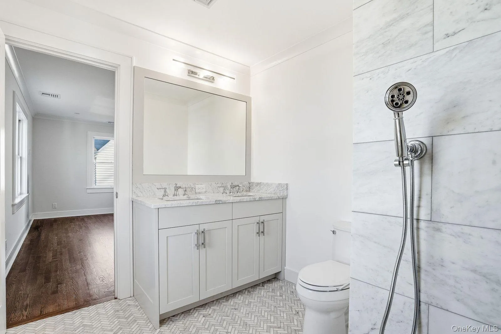 Master Bathroom Master Bathroom