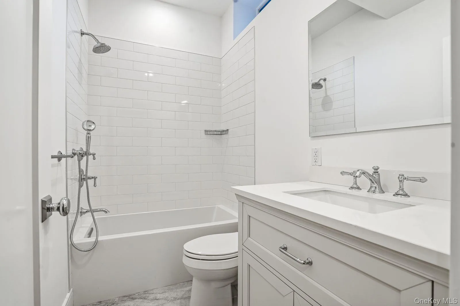 Inlaw / lower level full bathroom Inlaw / lower level full bathroom