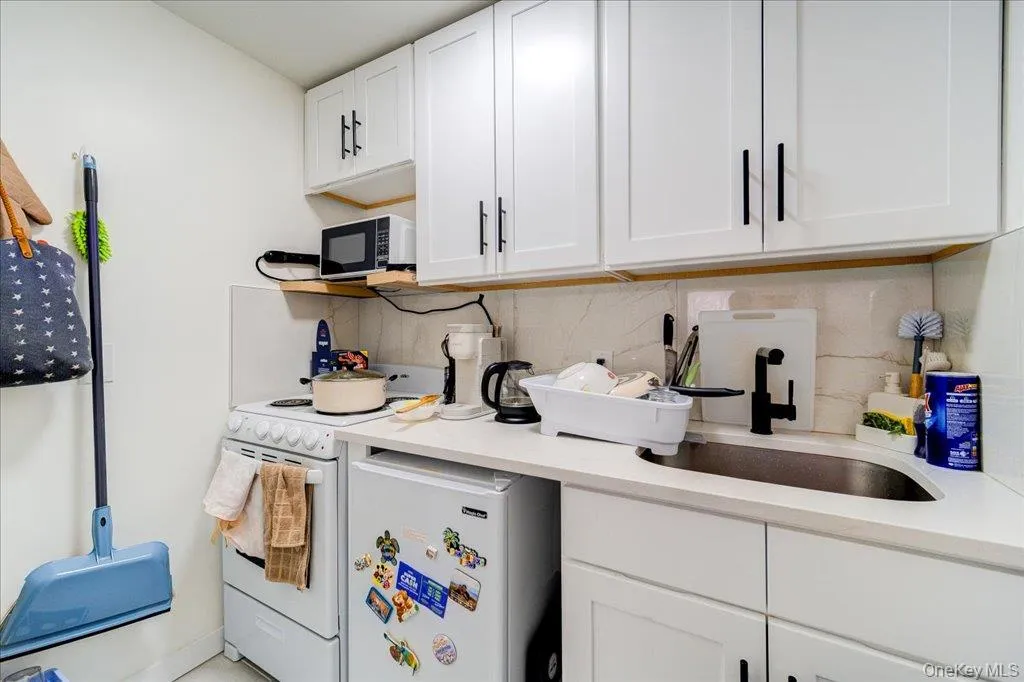 1256 North Avenue, Beacon, NY, 1 Bedroom Bedrooms, 3 Rooms Rooms,1 BathroomBathrooms,Residential Lease,For Rent,North,0,951563 1256 North Avenue, Beacon, NY, 1 Bedroom Bedrooms, 3 Rooms Rooms,1 BathroomBathrooms,Residential Lease,For Rent,North,0,951563