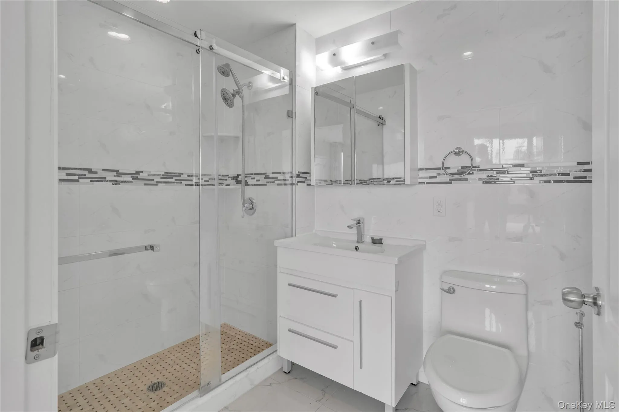 4516 83 Street, New York, NY, 2 Bedrooms Bedrooms, 5 Rooms Rooms,2 BathroomsBathrooms,Residential Sale,For Rent,83,0,951570 4516 83 Street, New York, NY, 2 Bedrooms Bedrooms, 5 Rooms Rooms,2 BathroomsBathrooms,Residential Sale,For Rent,83,0,951570