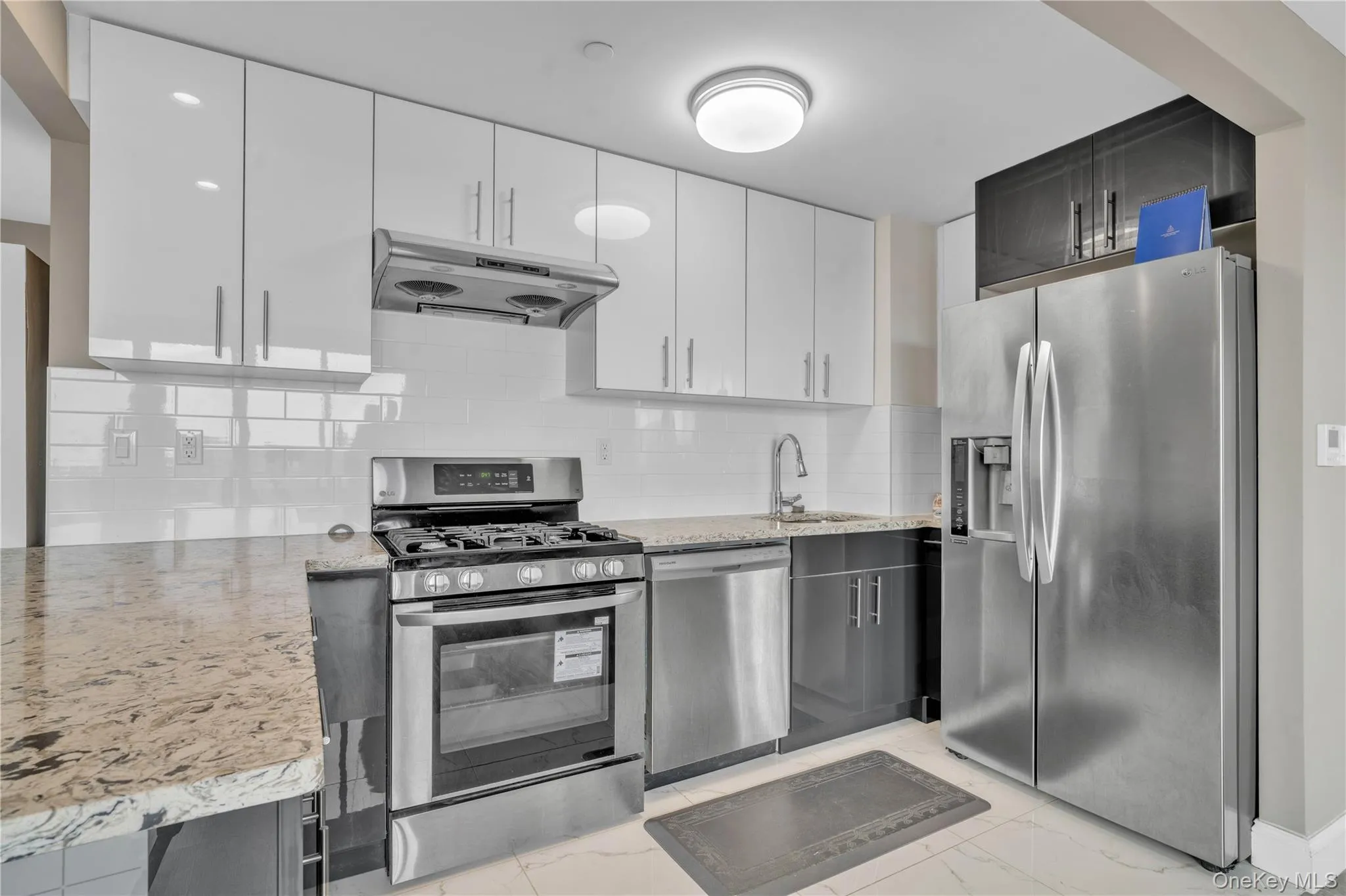 4516 83 Street, New York, NY, 2 Bedrooms Bedrooms, 5 Rooms Rooms,2 BathroomsBathrooms,Residential Sale,For Rent,83,0,951570 4516 83 Street, New York, NY, 2 Bedrooms Bedrooms, 5 Rooms Rooms,2 BathroomsBathrooms,Residential Sale,For Rent,83,0,951570