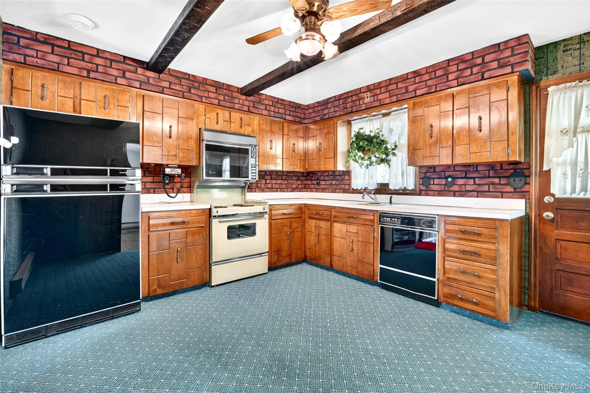 237 Old Church Road, Putnam Valley, NY, 3 Bedrooms Bedrooms, 10 Rooms Rooms,3 BathroomsBathrooms,Residential,For Rent,Old Church,0,951573 237 Old Church Road, Putnam Valley, NY, 3 Bedrooms Bedrooms, 10 Rooms Rooms,3 BathroomsBathrooms,Residential,For Rent,Old Church,0,951573