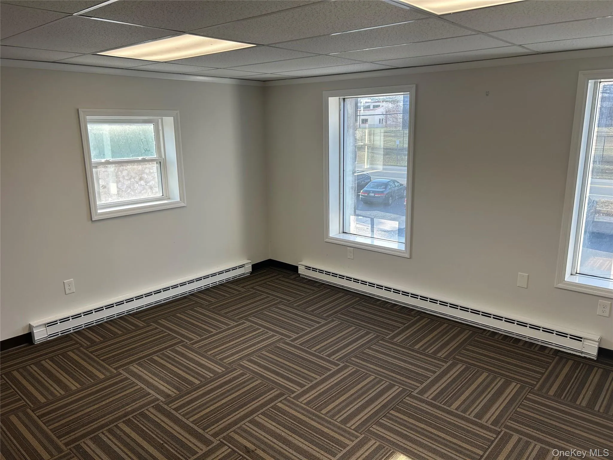 Larger Office Space Facing the Road Larger Office Space Facing the Road