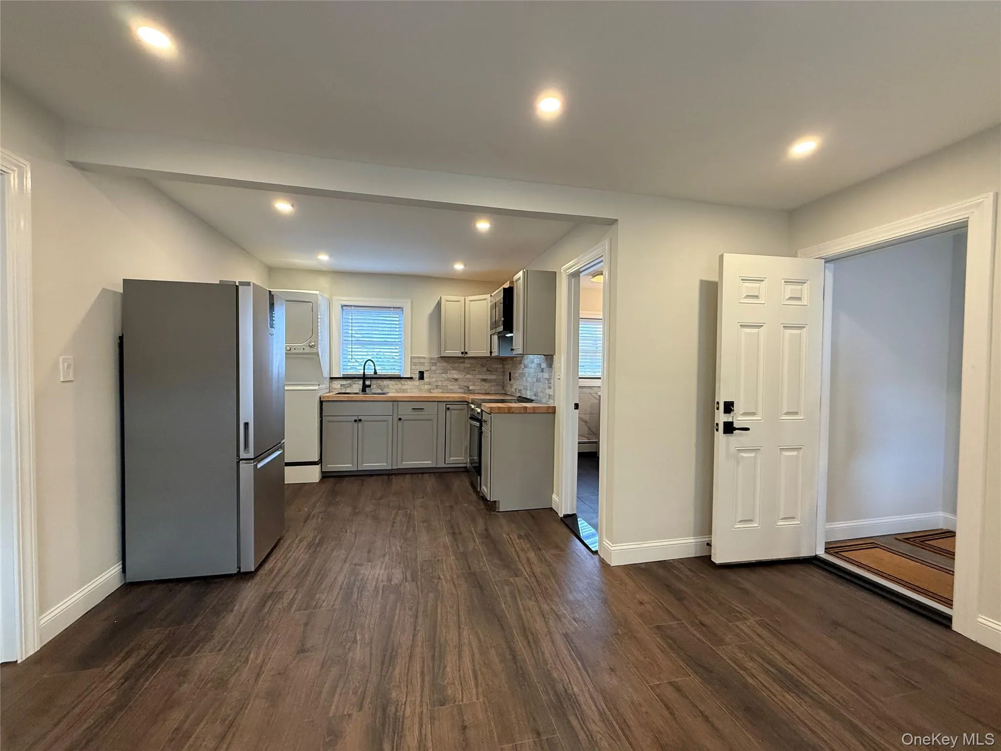 247 Main Street, Huntington, NY, 1 Bedroom Bedrooms, 3 Rooms Rooms,1 BathroomBathrooms,Residential Lease,Idx,Main,0,951618 247 Main Street, Huntington, NY, 1 Bedroom Bedrooms, 3 Rooms Rooms,1 BathroomBathrooms,Residential Lease,Idx,Main,0,951618