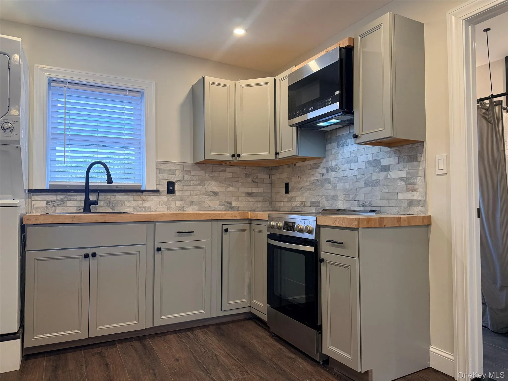 247 Main Street, Huntington, NY, 1 Bedroom Bedrooms, 3 Rooms Rooms,1 BathroomBathrooms,Residential Lease,Idx,Main,0,951618 247 Main Street, Huntington, NY, 1 Bedroom Bedrooms, 3 Rooms Rooms,1 BathroomBathrooms,Residential Lease,Idx,Main,0,951618