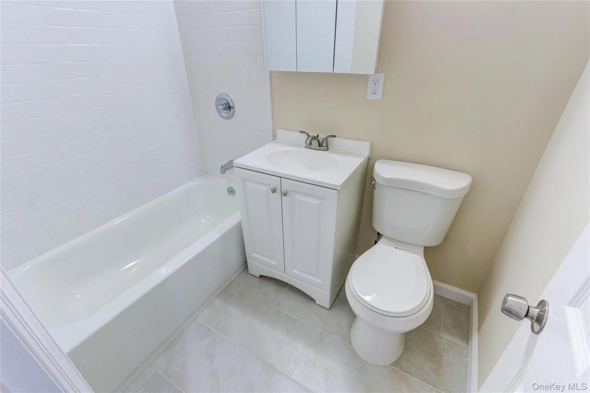 3201 Grand Concourse, New York, NY, 1 Bedroom Bedrooms, 3 Rooms Rooms,1 BathroomBathrooms,Residential,For Rent,Grand Concourse,0,951635 3201 Grand Concourse, New York, NY, 1 Bedroom Bedrooms, 3 Rooms Rooms,1 BathroomBathrooms,Residential,For Rent,Grand Concourse,0,951635