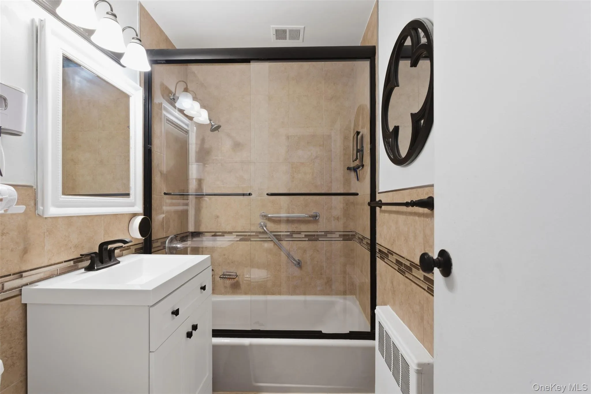 25 Trinity Place, New Rochelle, NY, 1 Bedroom Bedrooms, 3 Rooms Rooms,1 BathroomBathrooms,Residential,For Rent,Trinity Place,0,951650 25 Trinity Place, New Rochelle, NY, 1 Bedroom Bedrooms, 3 Rooms Rooms,1 BathroomBathrooms,Residential,For Rent,Trinity Place,0,951650