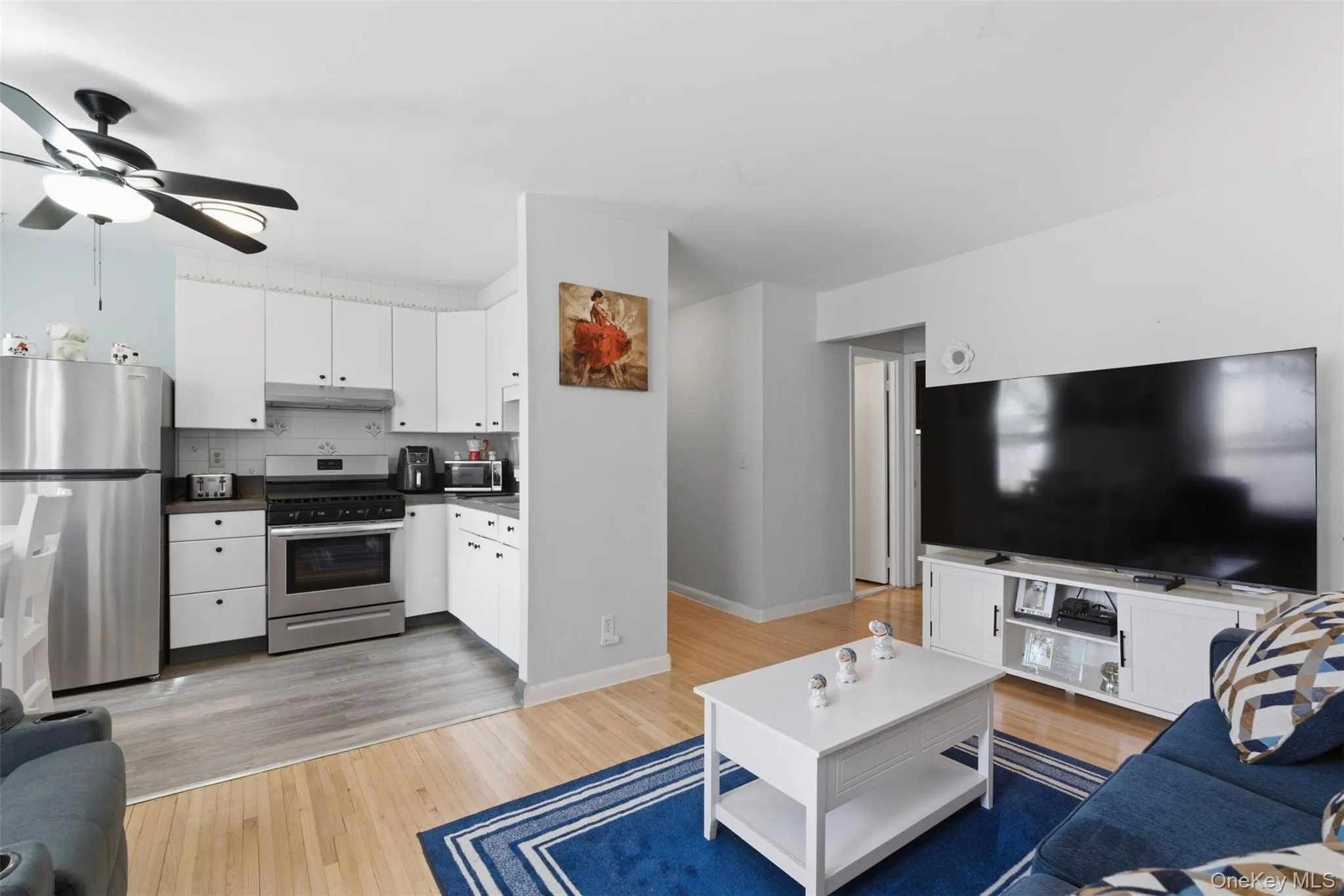 25 Trinity Place, New Rochelle, NY, 1 Bedroom Bedrooms, 3 Rooms Rooms,1 BathroomBathrooms,Residential,For Rent,Trinity Place,0,951650 25 Trinity Place, New Rochelle, NY, 1 Bedroom Bedrooms, 3 Rooms Rooms,1 BathroomBathrooms,Residential,For Rent,Trinity Place,0,951650