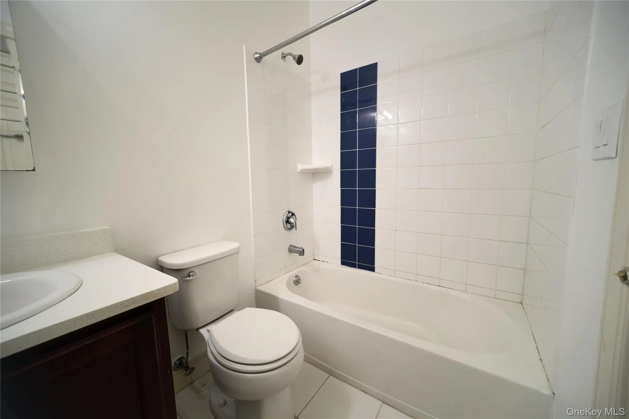 Hall bathroom. Hall bathroom.