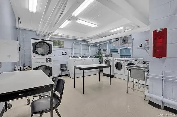 3065 Sedgwick Avenue, New York, NY, 2 Bedrooms Bedrooms, 5 Rooms Rooms,1 BathroomBathrooms,Residential Lease,Idx,Sedgwick,0,951759 3065 Sedgwick Avenue, New York, NY, 2 Bedrooms Bedrooms, 5 Rooms Rooms,1 BathroomBathrooms,Residential Lease,Idx,Sedgwick,0,951759