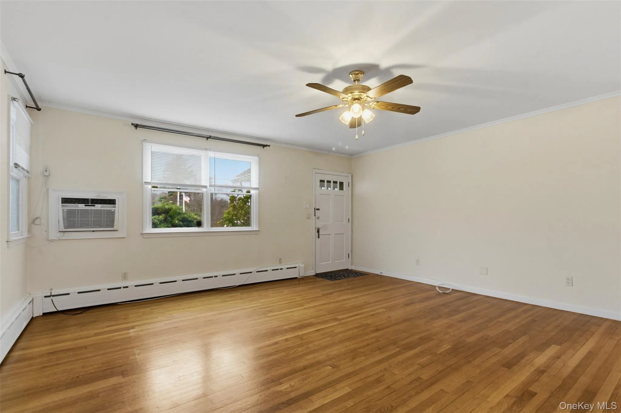 Large Family Room Large Family Room