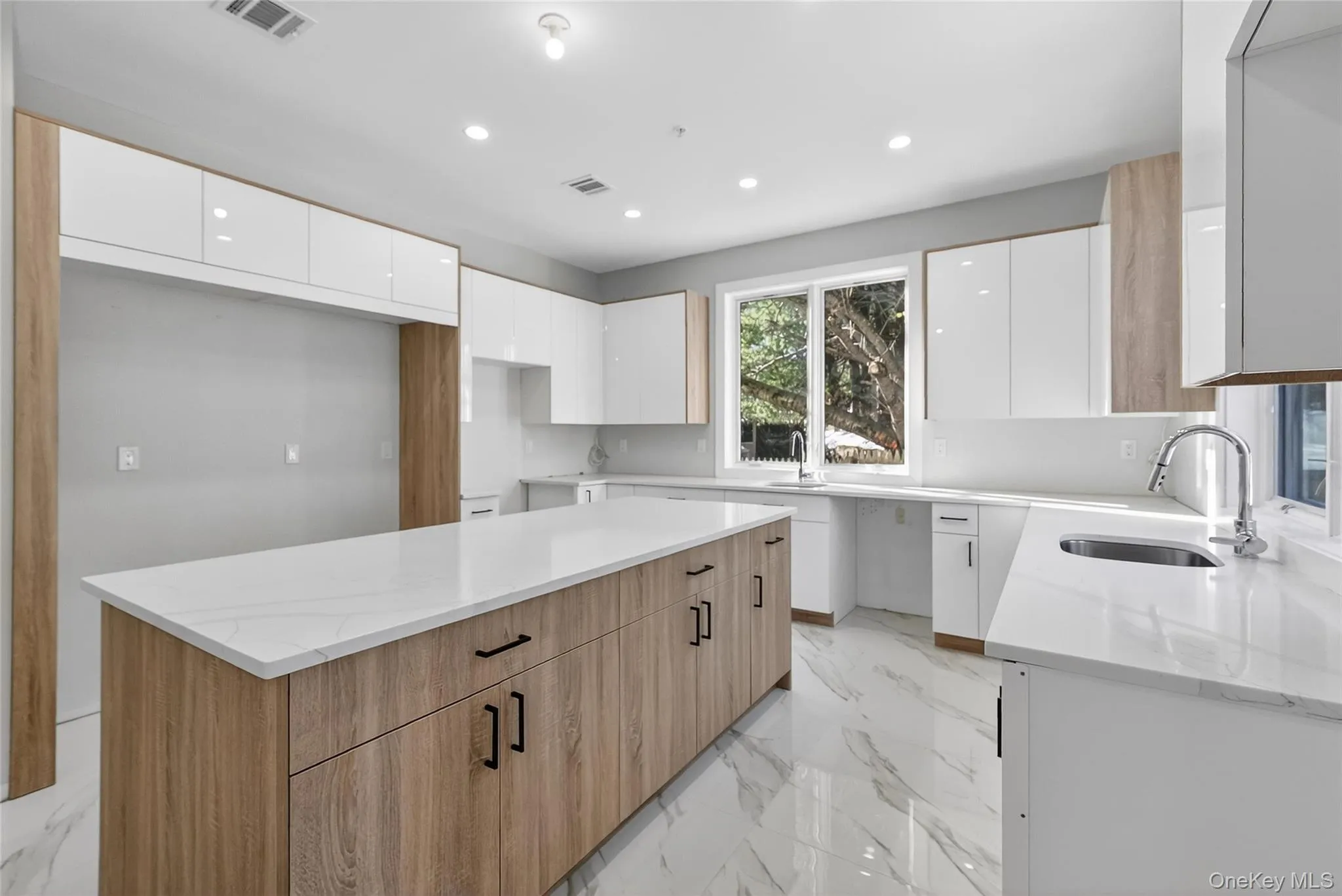 35 Cole Avenue, Ramapo, NY, 7 Bedrooms Bedrooms, 13 Rooms Rooms,4 BathroomsBathrooms,Residential Sale,For Rent,Cole,0,951821 35 Cole Avenue, Ramapo, NY, 7 Bedrooms Bedrooms, 13 Rooms Rooms,4 BathroomsBathrooms,Residential Sale,For Rent,Cole,0,951821