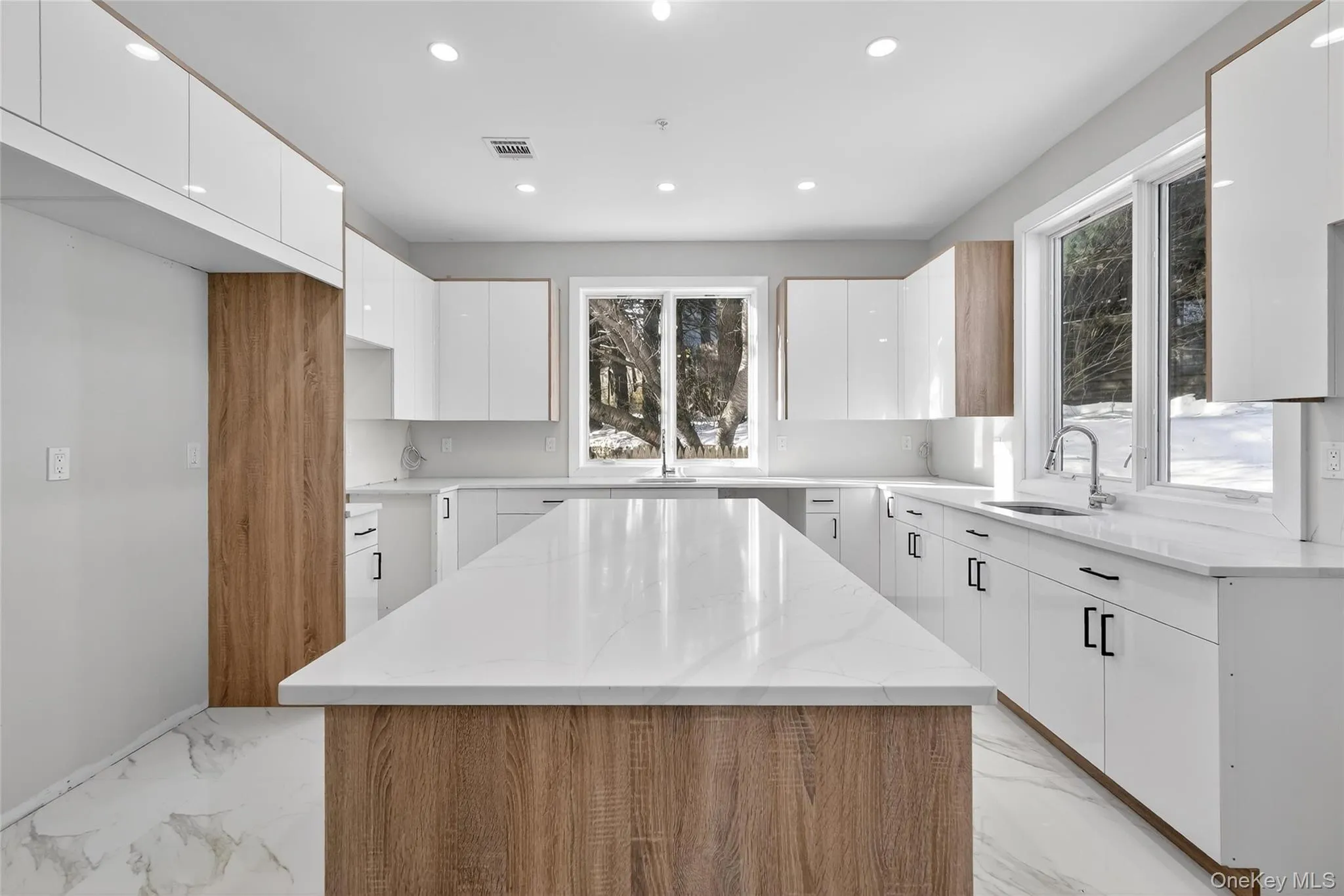 35 Cole Avenue, Ramapo, NY, 7 Bedrooms Bedrooms, 13 Rooms Rooms,4 BathroomsBathrooms,Residential Sale,For Rent,Cole,0,951821 35 Cole Avenue, Ramapo, NY, 7 Bedrooms Bedrooms, 13 Rooms Rooms,4 BathroomsBathrooms,Residential Sale,For Rent,Cole,0,951821