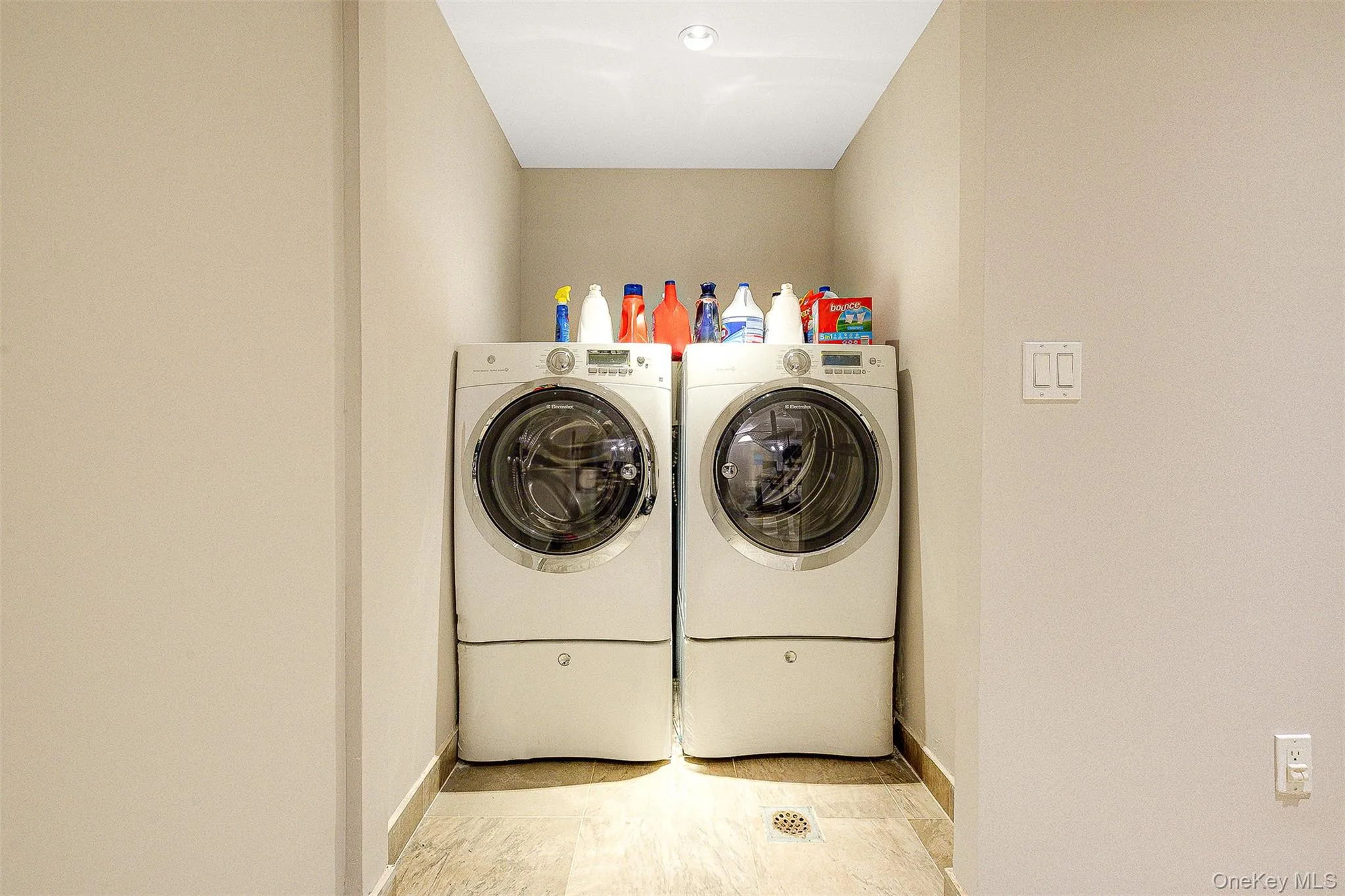 58-10 83rd Place, New York, NY, 5 Bedrooms Bedrooms, 12 Rooms Rooms,4 BathroomsBathrooms,Residential,For Rent,83rd,0,951848 58-10 83rd Place, New York, NY, 5 Bedrooms Bedrooms, 12 Rooms Rooms,4 BathroomsBathrooms,Residential,For Rent,83rd,0,951848