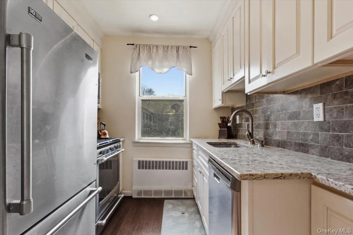 15 Bryant Crescent, White Plains, NY, 1 Bedroom Bedrooms, 4 Rooms Rooms,1 BathroomBathrooms,Residential Sale,For Rent,Bryant,0,951855 15 Bryant Crescent, White Plains, NY, 1 Bedroom Bedrooms, 4 Rooms Rooms,1 BathroomBathrooms,Residential Sale,For Rent,Bryant,0,951855