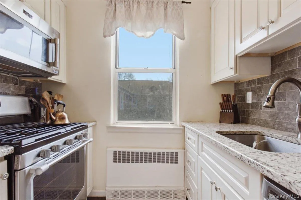 15 Bryant Crescent, White Plains, NY, 1 Bedroom Bedrooms, 4 Rooms Rooms,1 BathroomBathrooms,Residential Sale,For Rent,Bryant,0,951855 15 Bryant Crescent, White Plains, NY, 1 Bedroom Bedrooms, 4 Rooms Rooms,1 BathroomBathrooms,Residential Sale,For Rent,Bryant,0,951855