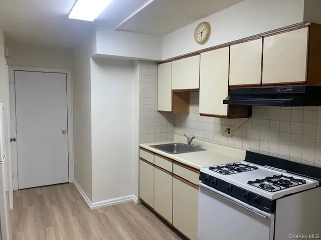 5711 Lawrence Street, New York, NY, 1 Bedroom Bedrooms, 4 Rooms Rooms,1 BathroomBathrooms,Residential Lease,Idx,Lawrence,0,951877 5711 Lawrence Street, New York, NY, 1 Bedroom Bedrooms, 4 Rooms Rooms,1 BathroomBathrooms,Residential Lease,Idx,Lawrence,0,951877