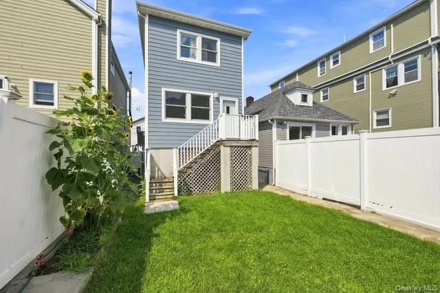 120 6th Road, New York, NY, 2 Bedrooms Bedrooms, 4 Rooms Rooms,1 BathroomBathrooms,Residential,For Rent,6th,0,951881 120 6th Road, New York, NY, 2 Bedrooms Bedrooms, 4 Rooms Rooms,1 BathroomBathrooms,Residential,For Rent,6th,0,951881