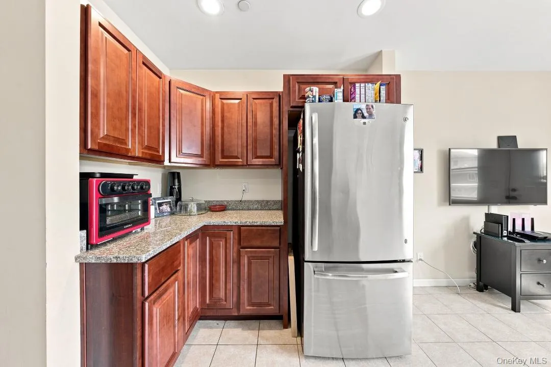 120 6th Road, New York, NY, 2 Bedrooms Bedrooms, 4 Rooms Rooms,1 BathroomBathrooms,Residential,For Rent,6th,0,951881 120 6th Road, New York, NY, 2 Bedrooms Bedrooms, 4 Rooms Rooms,1 BathroomBathrooms,Residential,For Rent,6th,0,951881