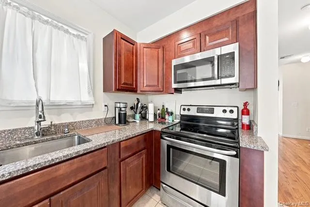 120 6th Road, New York, NY, 2 Bedrooms Bedrooms, 4 Rooms Rooms,1 BathroomBathrooms,Residential,For Rent,6th,0,951881 120 6th Road, New York, NY, 2 Bedrooms Bedrooms, 4 Rooms Rooms,1 BathroomBathrooms,Residential,For Rent,6th,0,951881