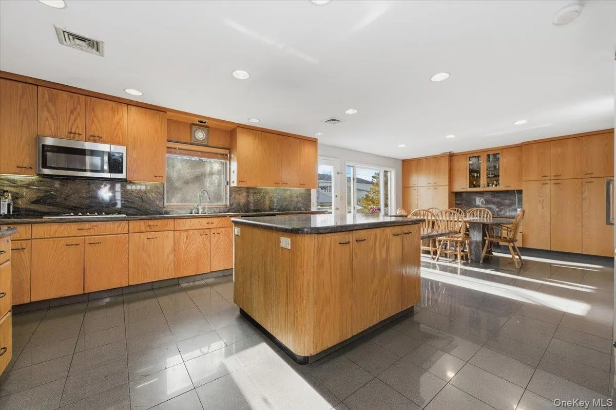 1495 bay Boulevard, Hempstead, NY, 6 Bedrooms Bedrooms, 12 Rooms Rooms,4 BathroomsBathrooms,Residential Lease,Idx,bay,0,951890 1495 bay Boulevard, Hempstead, NY, 6 Bedrooms Bedrooms, 12 Rooms Rooms,4 BathroomsBathrooms,Residential Lease,Idx,bay,0,951890