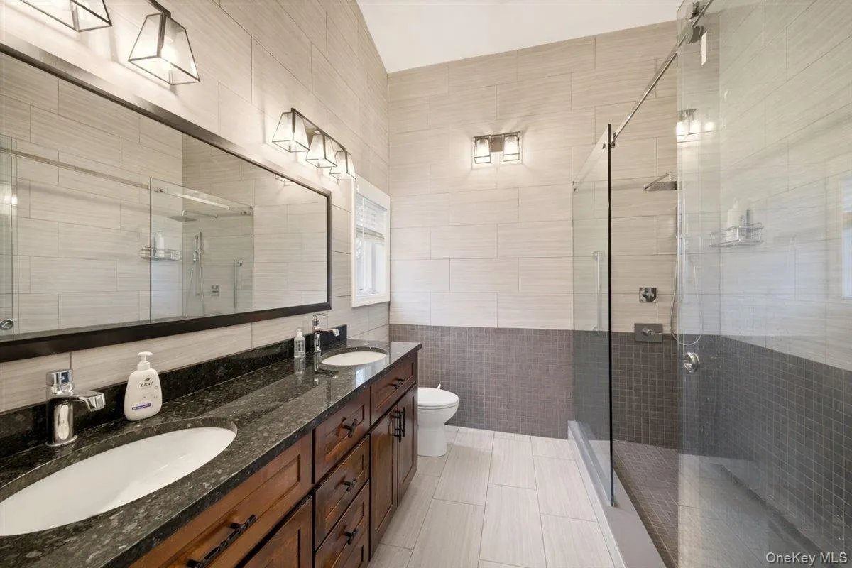 42 Clarewood Drive, Greenburgh, NY, 3 Bedrooms Bedrooms, 7 Rooms Rooms,3 BathroomsBathrooms,Residential Lease,For Rent,Clarewood,0,951929 42 Clarewood Drive, Greenburgh, NY, 3 Bedrooms Bedrooms, 7 Rooms Rooms,3 BathroomsBathrooms,Residential Lease,For Rent,Clarewood,0,951929