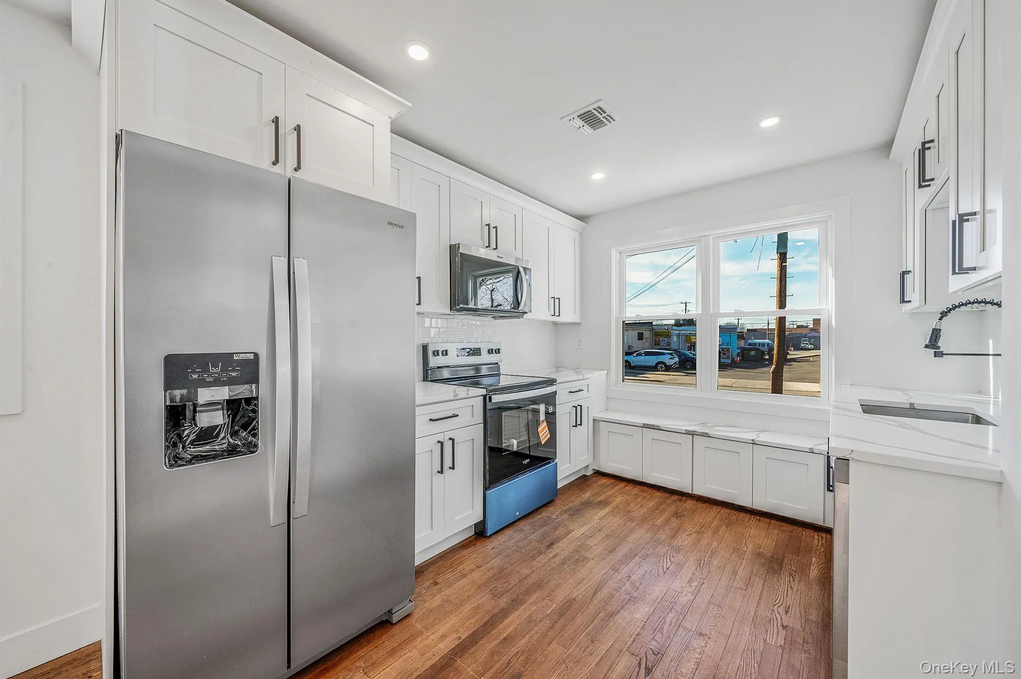 8 Rockaway Avenue, North Hempstead, NY, 4 Bedrooms Bedrooms, 9 Rooms Rooms,2 BathroomsBathrooms,Residential,For Rent,Rockaway,0,KEY951941 8 Rockaway Avenue, North Hempstead, NY, 4 Bedrooms Bedrooms, 9 Rooms Rooms,2 BathroomsBathrooms,Residential,For Rent,Rockaway,0,KEY951941