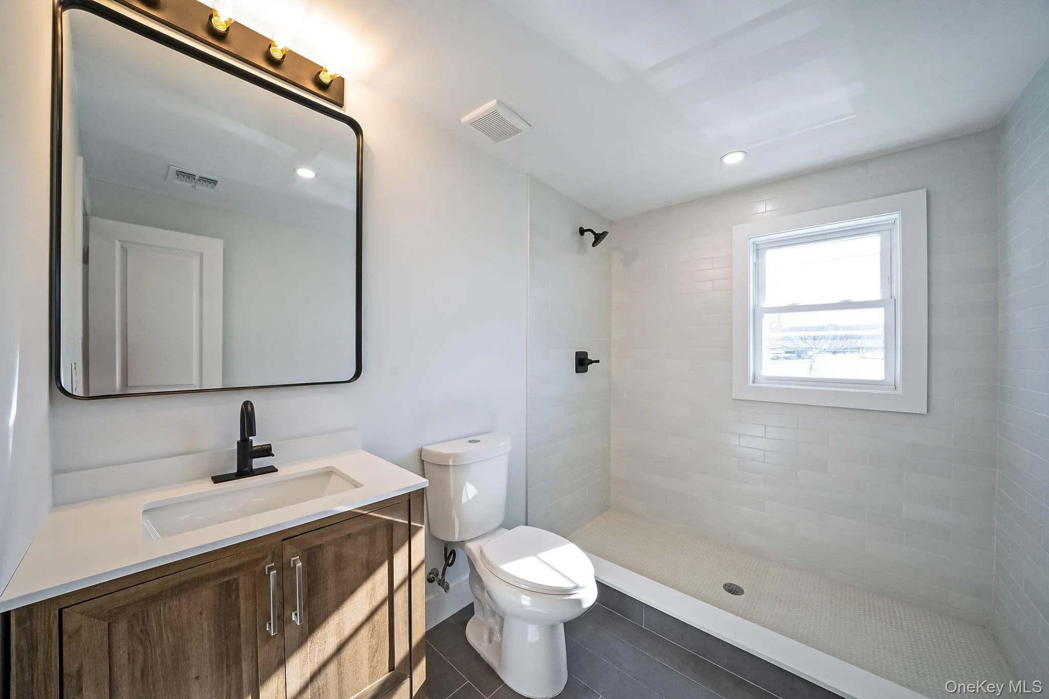 8 Rockaway Avenue, North Hempstead, NY, 4 Bedrooms Bedrooms, 9 Rooms Rooms,2 BathroomsBathrooms,Residential,For Rent,Rockaway,0,KEY951941 8 Rockaway Avenue, North Hempstead, NY, 4 Bedrooms Bedrooms, 9 Rooms Rooms,2 BathroomsBathrooms,Residential,For Rent,Rockaway,0,KEY951941