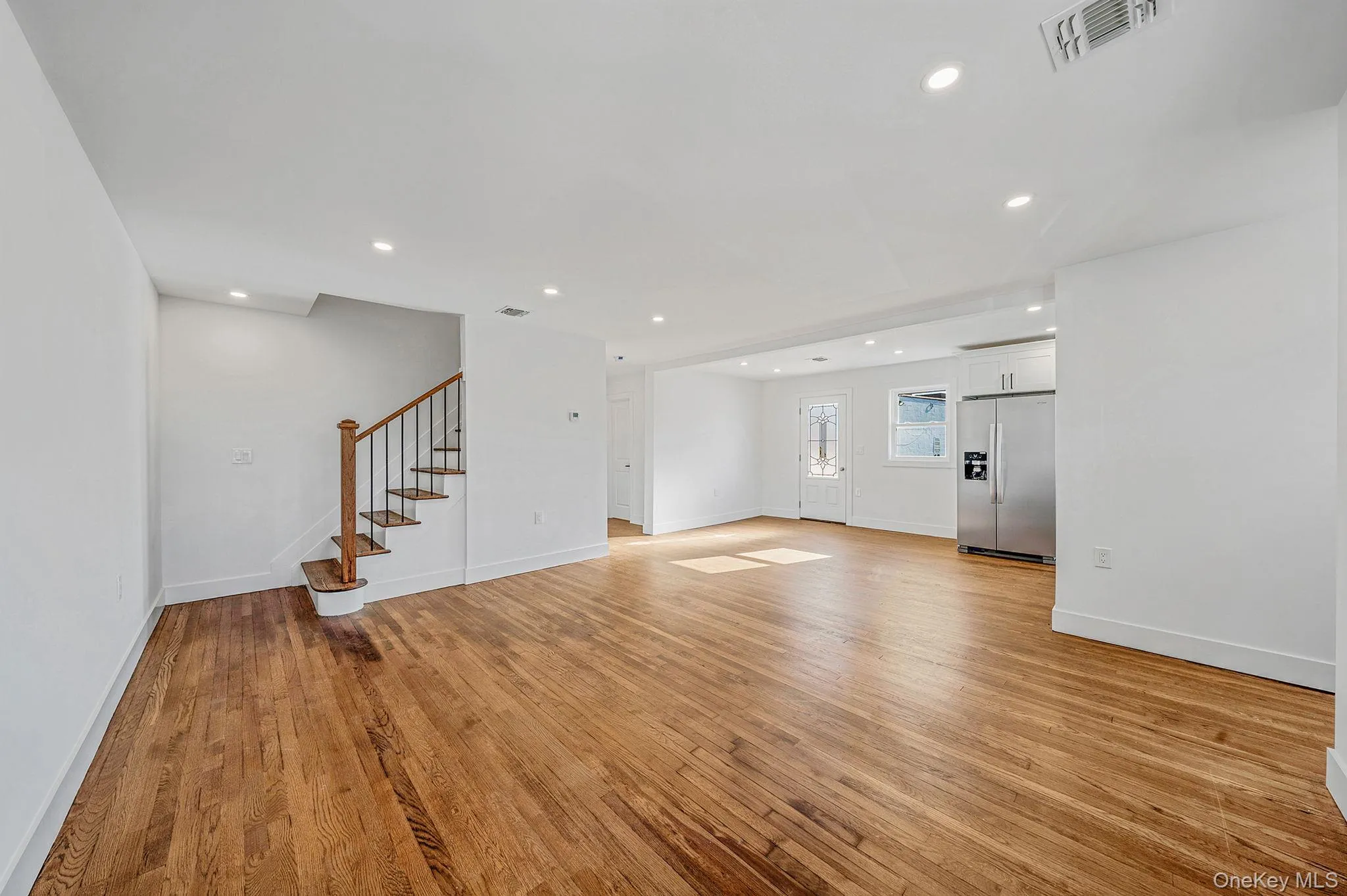 8 Rockaway Avenue, North Hempstead, NY, 4 Bedrooms Bedrooms, 9 Rooms Rooms,2 BathroomsBathrooms,Residential,For Rent,Rockaway,0,KEY951941 8 Rockaway Avenue, North Hempstead, NY, 4 Bedrooms Bedrooms, 9 Rooms Rooms,2 BathroomsBathrooms,Residential,For Rent,Rockaway,0,KEY951941
