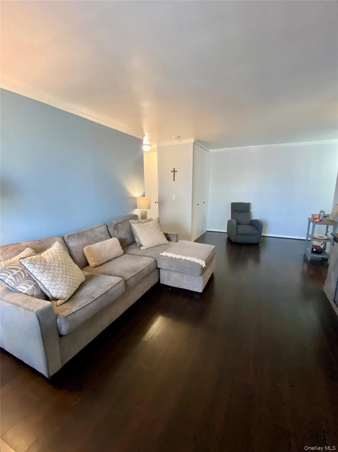 Spacious, bright & open Living Room Spacious, bright & open Living Room