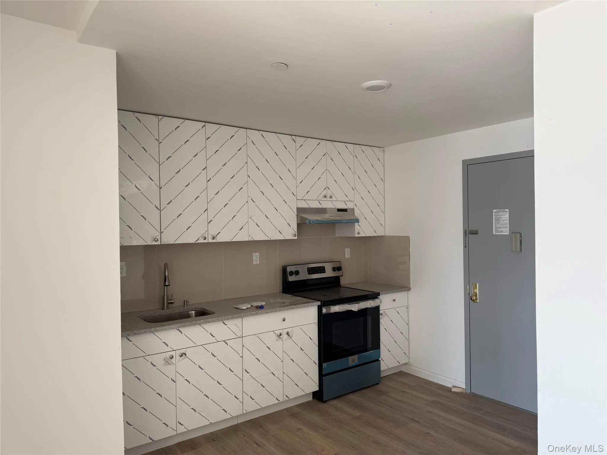 70-33 queens blvd, New York, NY, 3 Bedrooms Bedrooms, 6 Rooms Rooms,2 BathroomsBathrooms,Residential Lease,Idx,queens blvd,0,952004 70-33 queens blvd, New York, NY, 3 Bedrooms Bedrooms, 6 Rooms Rooms,2 BathroomsBathrooms,Residential Lease,Idx,queens blvd,0,952004