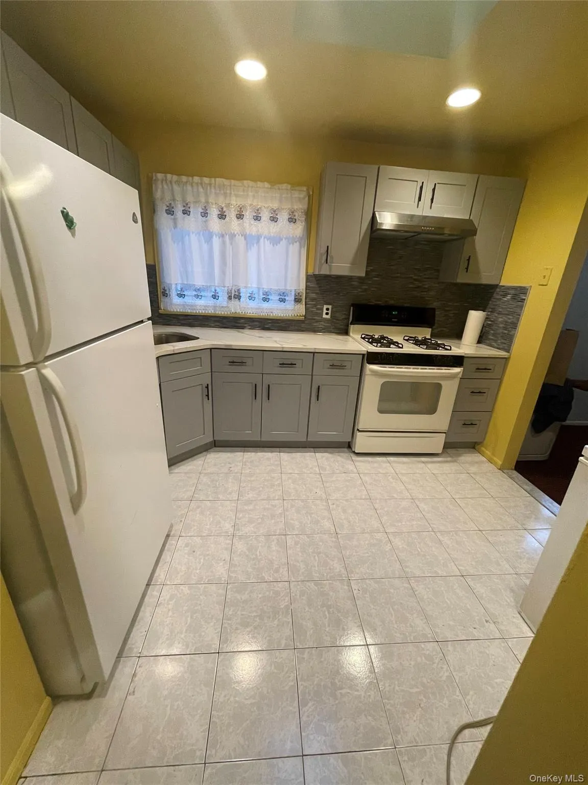 Revonated kitchen with granite counter top/skylight Revonated kitchen with granite counter top/skylight