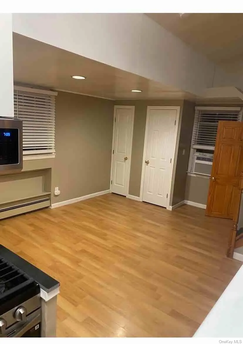 20 Central Avenue, Glen Cove, NY, 2 Bedrooms Bedrooms, 4 Rooms Rooms,1 BathroomBathrooms,Residential Lease,Idx,Central,0,952132 20 Central Avenue, Glen Cove, NY, 2 Bedrooms Bedrooms, 4 Rooms Rooms,1 BathroomBathrooms,Residential Lease,Idx,Central,0,952132