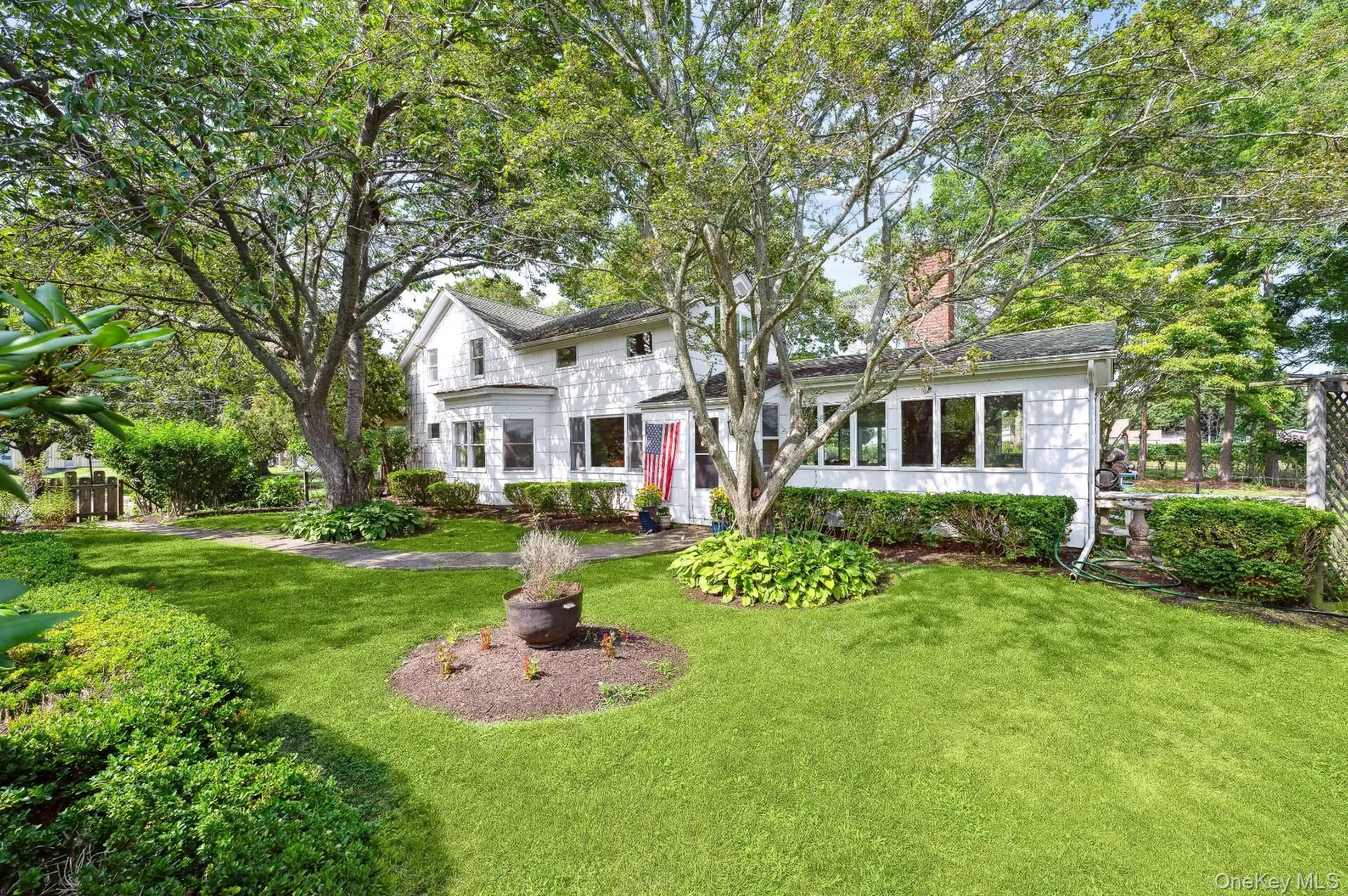 Charming vintage farmhouse Charming vintage farmhouse