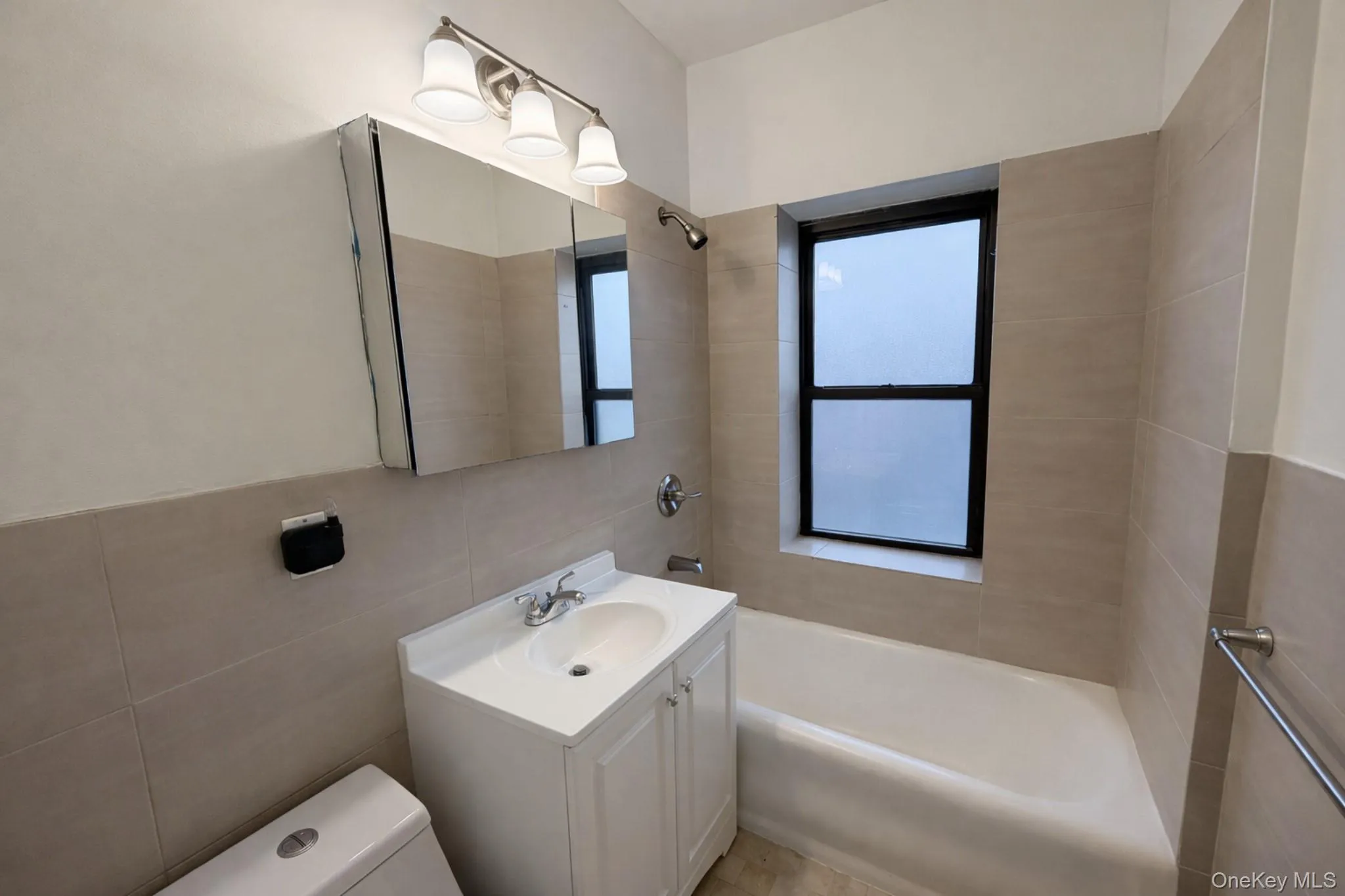 5 Circuit Road, New Rochelle, NY, 2 Bedrooms Bedrooms, 4 Rooms Rooms,1 BathroomBathrooms,Residential,For Rent,Circuit,0,952168 5 Circuit Road, New Rochelle, NY, 2 Bedrooms Bedrooms, 4 Rooms Rooms,1 BathroomBathrooms,Residential,For Rent,Circuit,0,952168