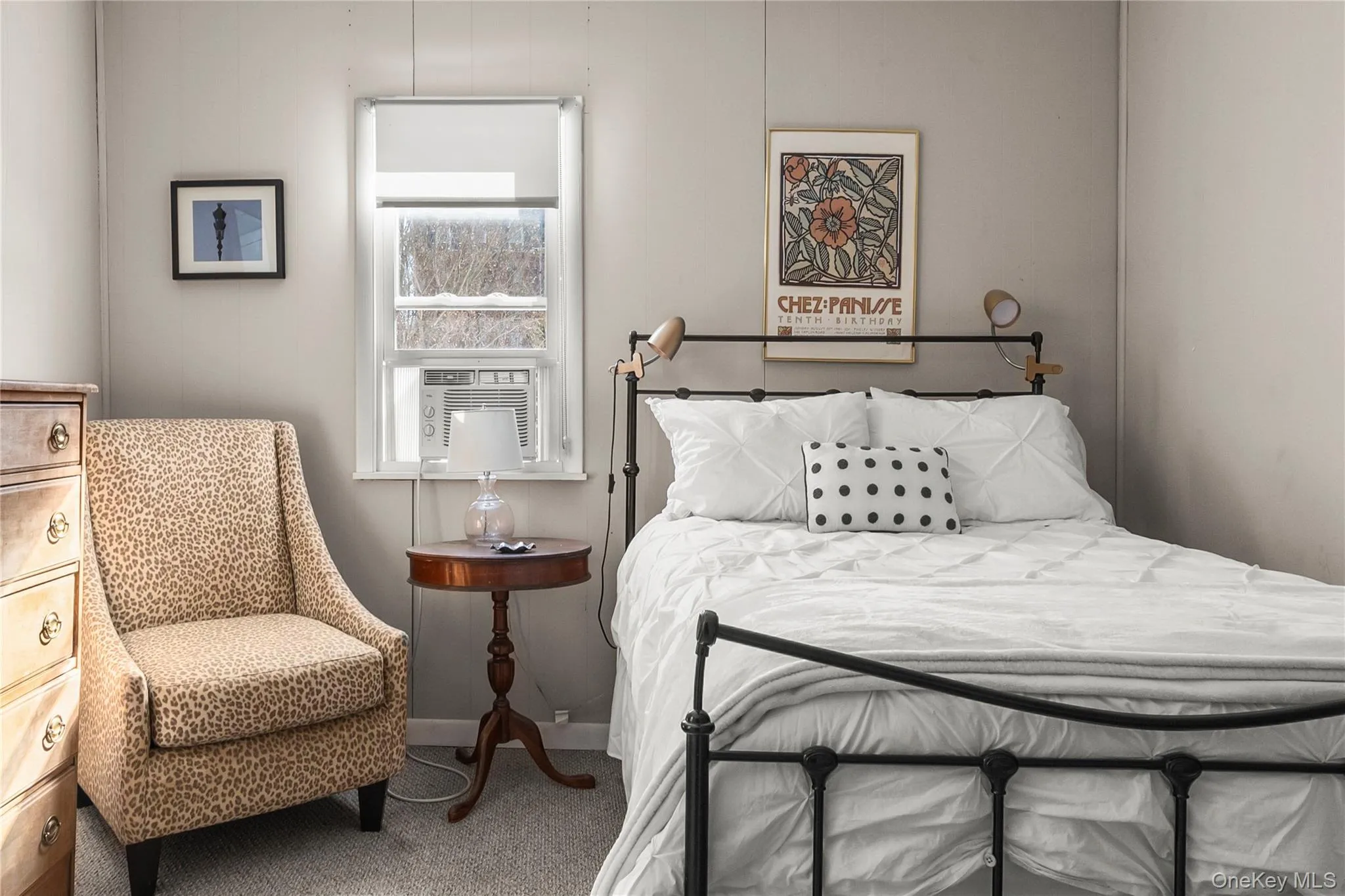 Lots of closet space Lots of closet space