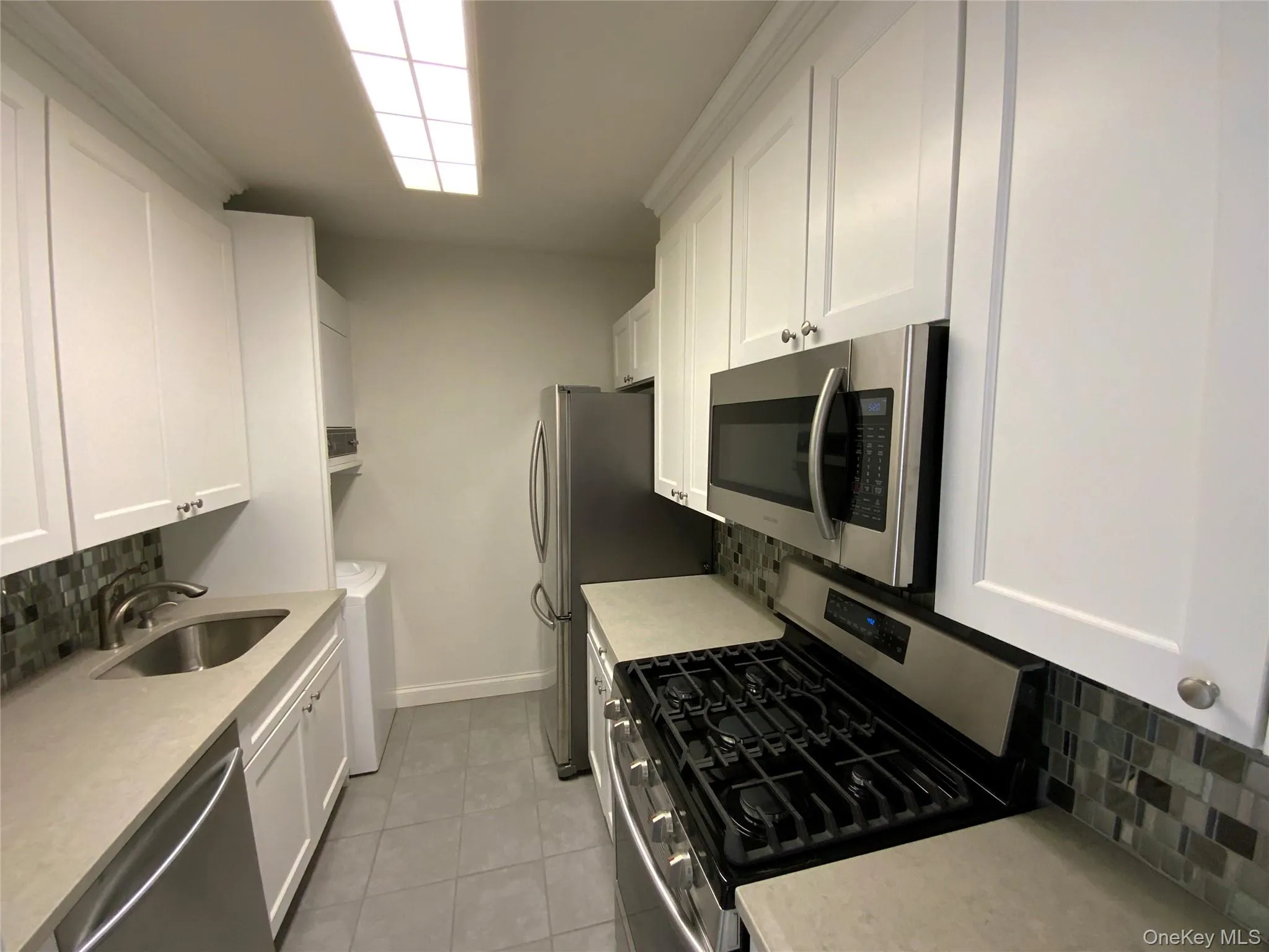 26910 Grand Central Parkway, New York, NY, 1 Bedroom Bedrooms, 4 Rooms Rooms,1 BathroomBathrooms,Residential Sale,For Rent,Grand Central,0,952225 26910 Grand Central Parkway, New York, NY, 1 Bedroom Bedrooms, 4 Rooms Rooms,1 BathroomBathrooms,Residential Sale,For Rent,Grand Central,0,952225