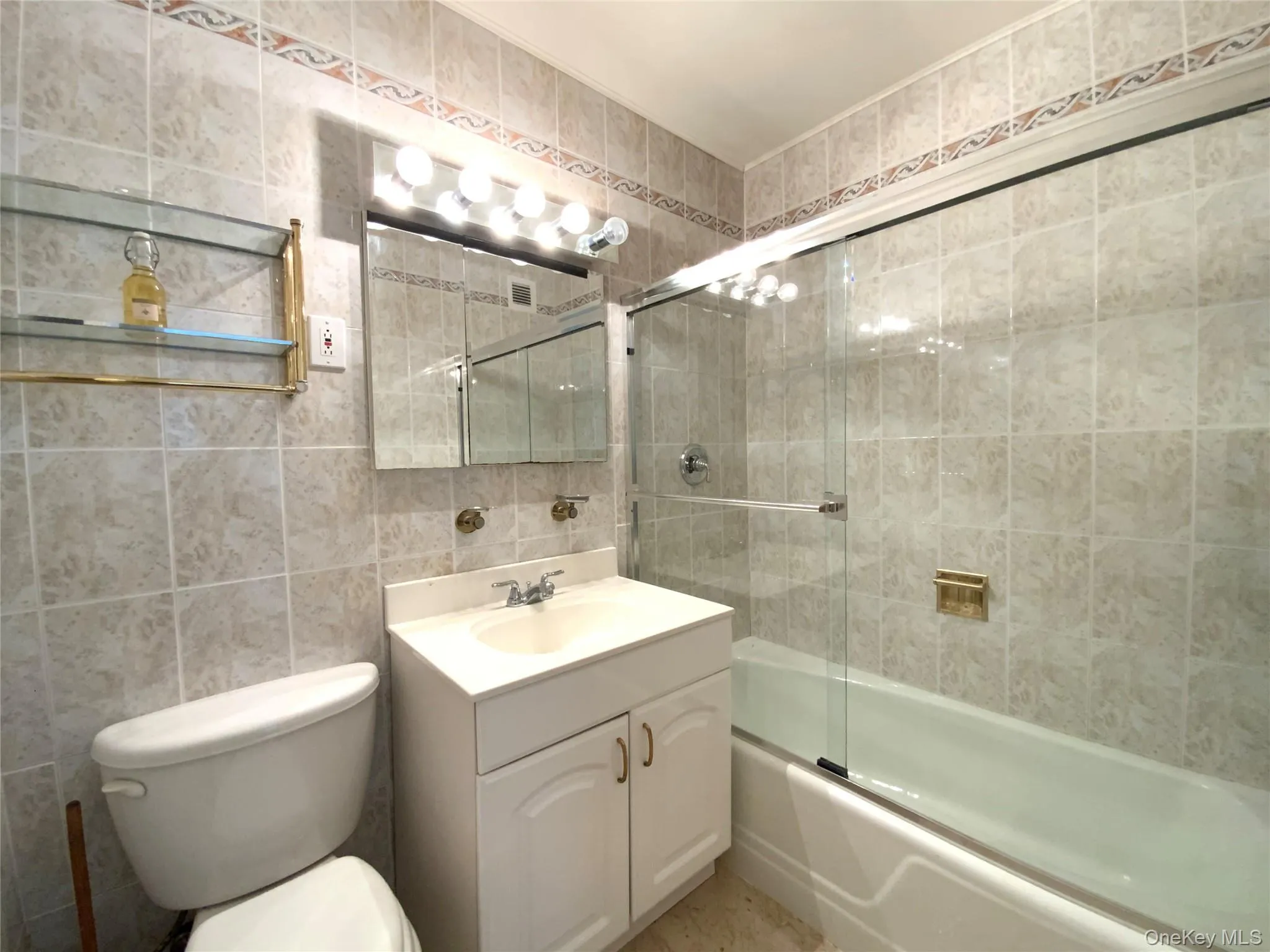 26910 Grand Central Parkway, New York, NY, 1 Bedroom Bedrooms, 4 Rooms Rooms,1 BathroomBathrooms,Residential Sale,For Rent,Grand Central,0,952225 26910 Grand Central Parkway, New York, NY, 1 Bedroom Bedrooms, 4 Rooms Rooms,1 BathroomBathrooms,Residential Sale,For Rent,Grand Central,0,952225