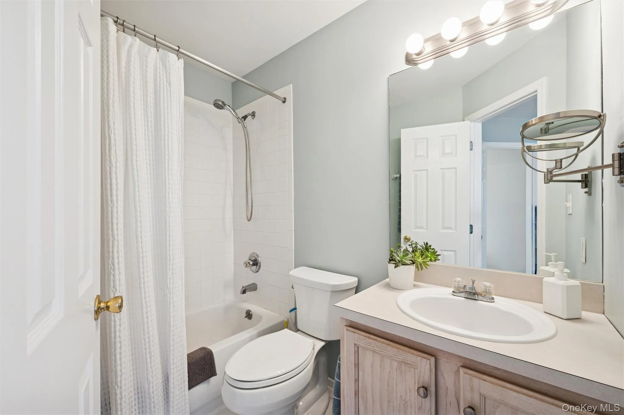 7 Huckleberry Lane, Southampton, NY, 4 Bedrooms Bedrooms, 7 Rooms Rooms,2 BathroomsBathrooms,Residential Lease,For Rent,Huckleberry,0,952253 7 Huckleberry Lane, Southampton, NY, 4 Bedrooms Bedrooms, 7 Rooms Rooms,2 BathroomsBathrooms,Residential Lease,For Rent,Huckleberry,0,952253