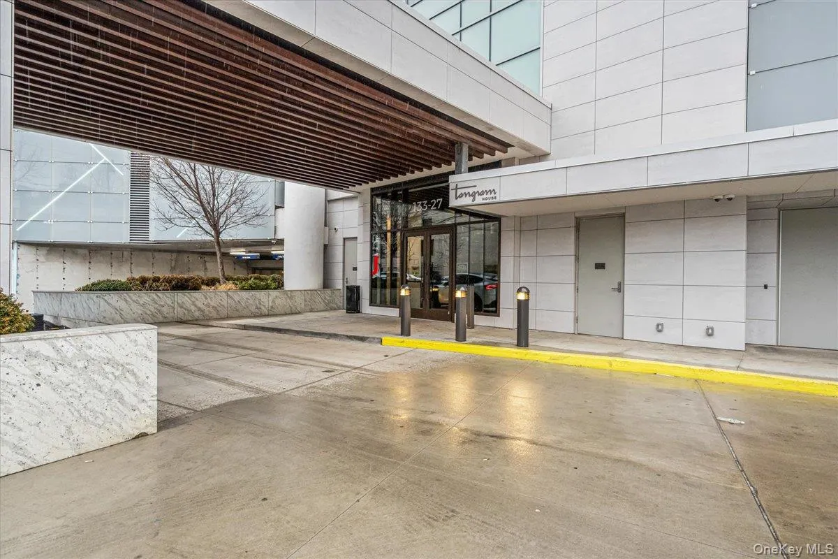 133-36 37th Avenue, New York, NY, 1 Bedroom Bedrooms, 4 Rooms Rooms,1 BathroomBathrooms,Residential,For Rent,37th,0,952282 133-36 37th Avenue, New York, NY, 1 Bedroom Bedrooms, 4 Rooms Rooms,1 BathroomBathrooms,Residential,For Rent,37th,0,952282