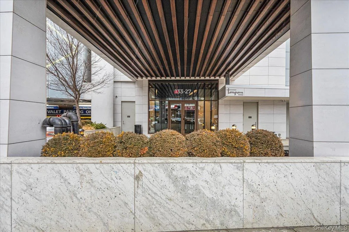 133-36 37th Avenue, New York, NY, 1 Bedroom Bedrooms, 4 Rooms Rooms,1 BathroomBathrooms,Residential,For Rent,37th,0,952282 133-36 37th Avenue, New York, NY, 1 Bedroom Bedrooms, 4 Rooms Rooms,1 BathroomBathrooms,Residential,For Rent,37th,0,952282