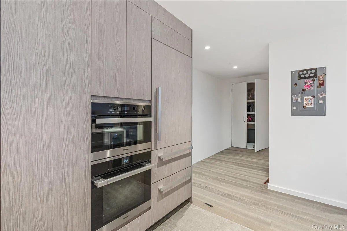 133-36 37th Avenue, New York, NY, 1 Bedroom Bedrooms, 4 Rooms Rooms,1 BathroomBathrooms,Residential,For Rent,37th,0,952282 133-36 37th Avenue, New York, NY, 1 Bedroom Bedrooms, 4 Rooms Rooms,1 BathroomBathrooms,Residential,For Rent,37th,0,952282