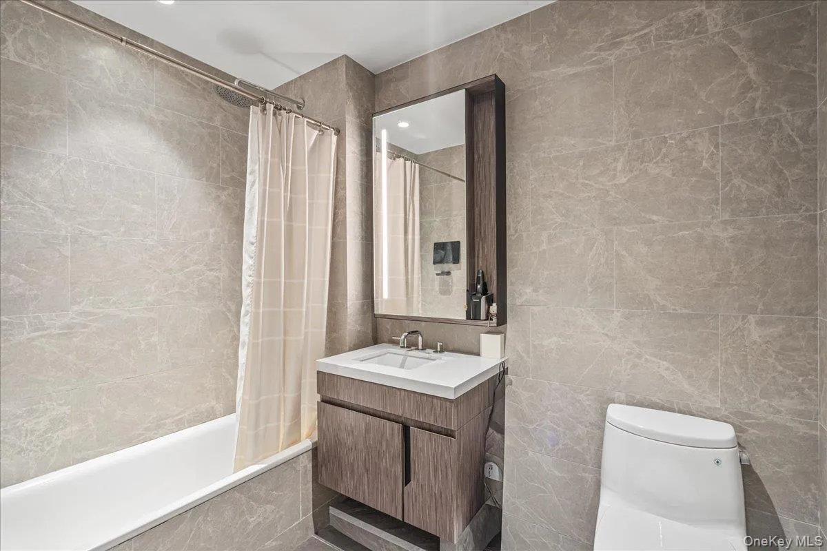 133-36 37th Avenue, New York, NY, 1 Bedroom Bedrooms, 4 Rooms Rooms,1 BathroomBathrooms,Residential,For Rent,37th,0,952282 133-36 37th Avenue, New York, NY, 1 Bedroom Bedrooms, 4 Rooms Rooms,1 BathroomBathrooms,Residential,For Rent,37th,0,952282